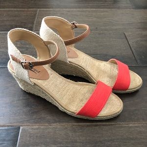 Lucky Brand Wedge Style Sandal